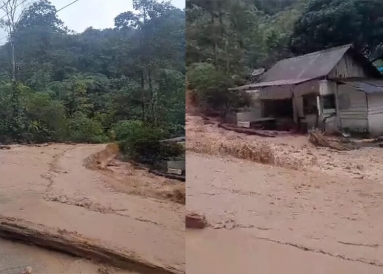 Tangkap layar video arus deras menghantam Jalan Sumbar-Riau tepatnya di Limapuluh Kota pada Kamis (27/2).