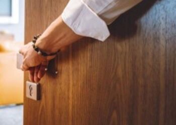 Penjelasan Polisi soal Warga Gerebek Dua Wanita dan Satu Pria Diduga Berbuat Asusila