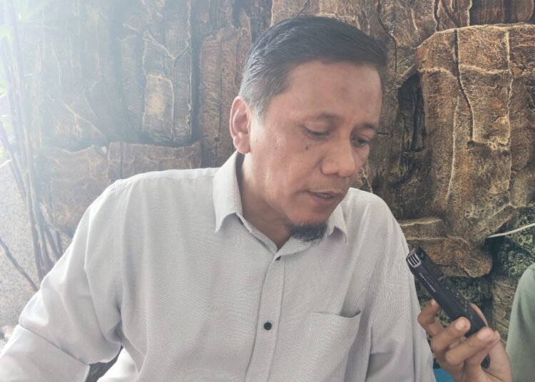 Sekretaris Unand, Aidinil Zetra saat ditemui usai aksi damai. (Foto: Habil)