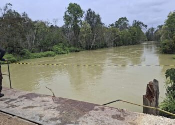 Nahas! Truk Karyawan di Riau Terjun ke Sungai, 3 Balita Tewas, 12 Hilang