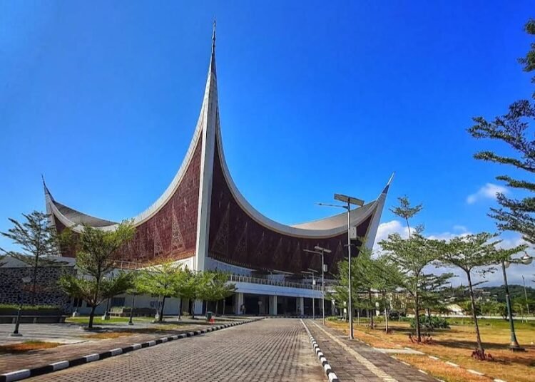 Masjid Raya Syekh Ahmad Khatib Al-Minangkabawi, Sumatera Barat (Foto: ist)