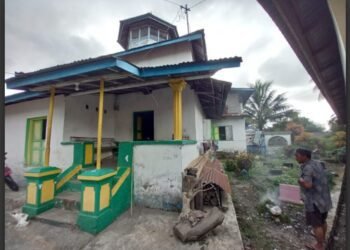 Jemaah Tarekat Naqsabandiyah di Padang Rayakan Lebaran Lebih Awal
