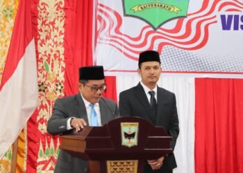 Bupati John Kenedy Azis Paparkan Visi Misi Padang Pariaman 2025-2030 dalam Rapat Paripurna DPRD