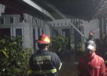 Atap Rumah ASN di Padang Hangus Terbakar, Diduga Akibat Korsleting Listrik