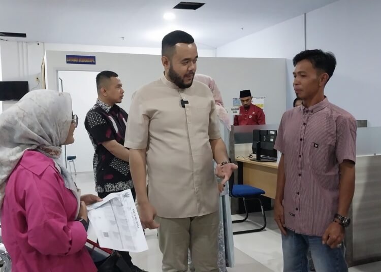 Wali Kota Padang, Fadly Amran monitoring ke Mal Pelayanan Publik Kota Padang di Plaza Andalas pada Jumat (14/3).