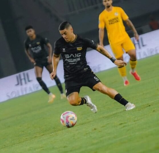 Semen Padang FC menghadapi Dewa United dalam lanjutan pekan ke-26 BRI Liga 1 Indonesia di Stadion Pakansari, Bogor, pada Rabu (5/3) malam. Foto: Dok. Dewa United