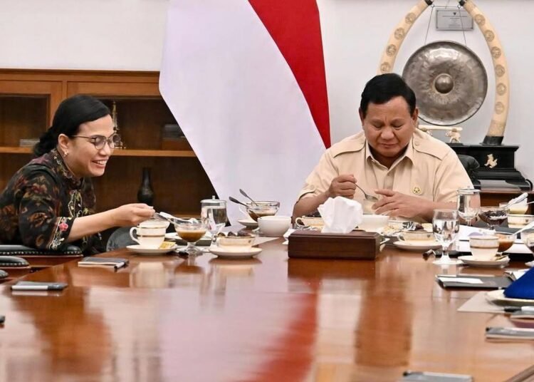 Menteri Keuangan Sri Mulyani Indrawati dan Presiden Prabowo Subianto (Foto: Facebook/SRI MULYANI INDRAWATI).