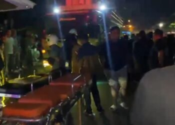 Dua Pemotor Dikabarkan Tewas Terlindas Truk di Jalan Raya Padang-Solok