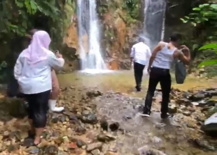 Tim Perumda Tirta Sago Kota Payakumbuh terus mencari sumber air untuk memenuhi kebutuhan masyarakat.
