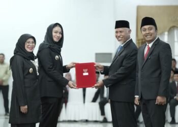 Annisa-Leli Terima SK Pelantikan dari Kemendagri, Siap Pimpin Dharmasraya