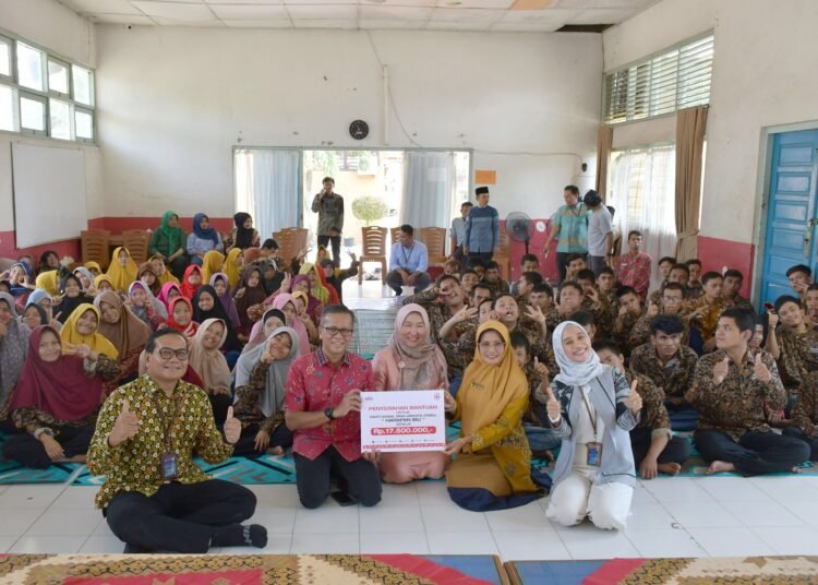 PT Semen Padang berkunjung ke Panti Sosial Bina Graha Harapan Ibu (PSBGHI) Kota Padang.