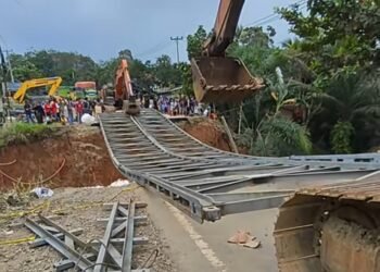 Progres Pembangunan Jembatan Darurat di Lintas Sumatera Sumbar-Jambi Baru 30 Persen