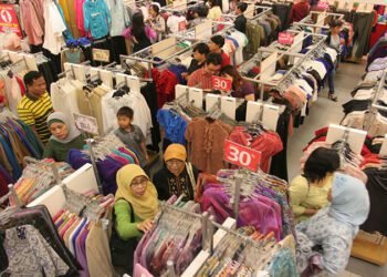 Tradisi Beli Baju Baru Saat Lebaran: Jejak Sejarah dan Pengaruh Budaya yang Tak Terpisahkan