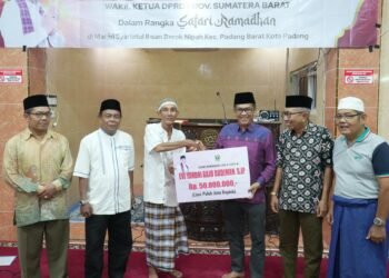 Wakil Ketua DPRD Sumbar Evi Yandri Salurkan Bantuan Rp50 Juta di Safari Ramadan