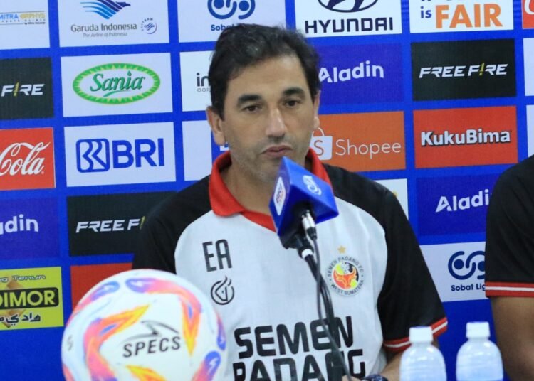 Pelatih Semen Padang FC, Eduardo Almeida