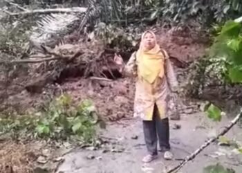Longsor di Solok Putus Akses Jalan dan Timpa Rumah Warga