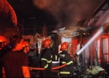 Kebakaran Hanguskan 2 Rumah Warga di Padang