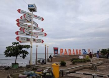 “Tukang Pakuak” di Tempat Wisata Padang Bisa Didenda hingga Rp2 Miliar, Pedagang Wajib Cantumkan Harga Menu