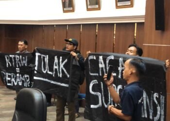 Koalisi Masyarakat Sipil Sumbar Tolak Ranperda RTRW di Tengah Sidang Paripurna DPRD
