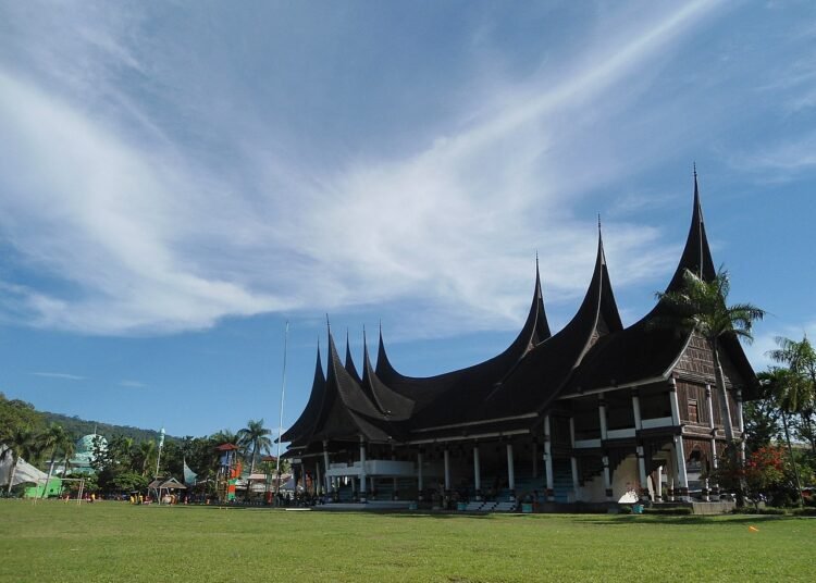 Lapangan Imam Bonjol, Kota Padang (foto: Rahmat Irfan Denas/Wikipedia).