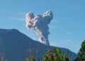 Gunung Marapi di Sumbar Kembali Erupsi, Kolom Abu Capai 800 Meter