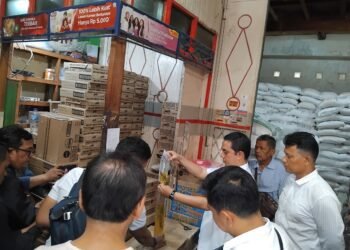 Sidak Minyakita di Payakumbuh, Petugas Pastikan Takaran Sesuai