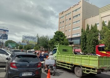 Pengendara di Padang Keluhkan Macet di Depan Basco Grand Mall, Diduga Akibat Parkir Ilegal