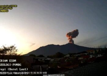 Gunung Marapi Kembali Erupsi Pagi Ini, Kolom Abu Capai 1.000 Meter