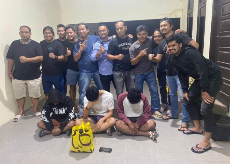 Tiga pelaku pembacokan garin masjid di Padang diringkus polisi, Jumat (18/4).