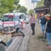 Ambulans Bawa Pasien Tabrak Truk Parkir di Pinggir Jalan di Padang