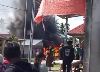 Video: Api Lahap Rumah Warga di Pasaman