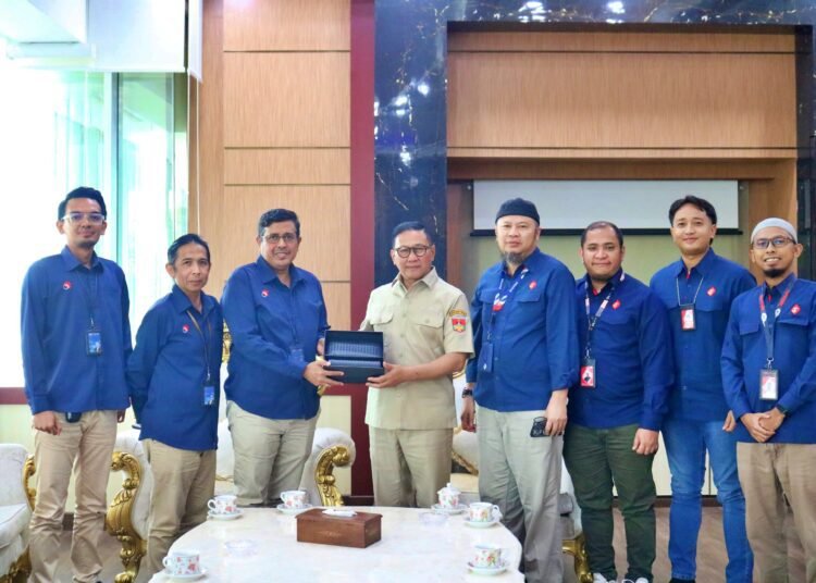 Wali Kota Bukittinggi saat menerima kunjungan dari Telkomsel Group. (foto: Pemko Bukittinggi).