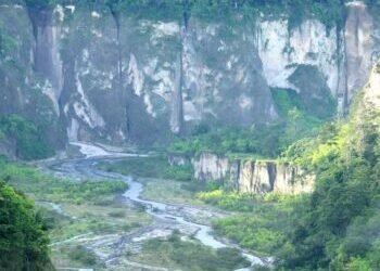 Pemko Bukittinggi Rencanakan Pemasangan Lampu Warna-Warni di Ngarai Sianok untuk Tingkatkan Daya Tarik Wisata Malam