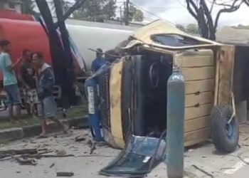 Video: Kecelakaan di Jalan Lintas Solok-Padang, Truk Tabrak Pembatas Jalan