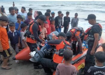 Bocah Perempuan Terseret Ombak di Pantai Tiram Padang Pariaman