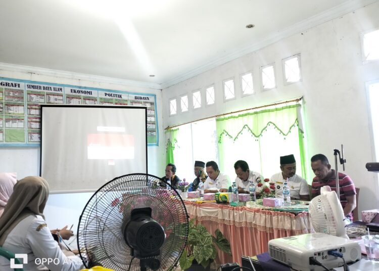 pengurusnya di kantor wali nagari setempat pada Rabu (16/4). Foto: IST