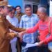 Wali Kota Payakumbuh Zulmaeta Salurkan Bantuan Korban Kebakaran di Kelurahan Nunang Daya Bangun