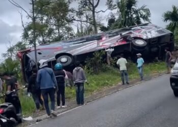 Video: Bus Rebah di Tikungan di Malalak Selatan Agam