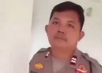 Viral! Pria Ini Labrak Polisi Gegara Lecehkan Istrinya, Disebut Meraba-raba