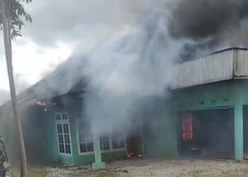 Video: Anak Diduga Bakar Rumah Orang Tua hingga Ludes di Kabupaten Solok