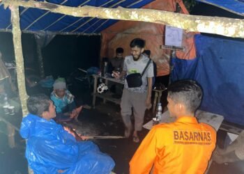 Sempat Terjebak di Air Terjun Solok Selatan, 8 Wisatawan Berhasil Dievakuasi
