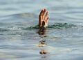 BREAKING NEWS: Belasan Remaja Hanyut di Pantai Tiku Agam