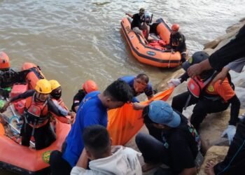 Bocah SD Hanyut di Sungai di Padang Ditemukan Meninggal