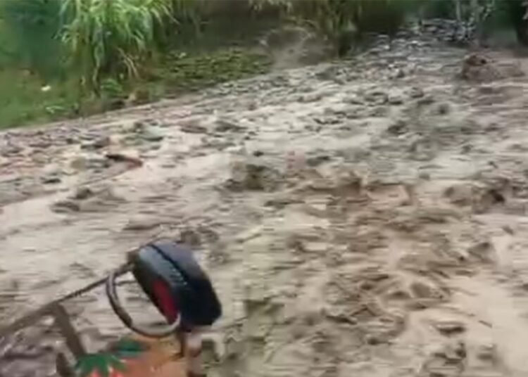 ongsor di Lubuk Batu Gajah Aia Dingin, Kabupaten Solok, Selasa (22/4)