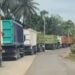 Warga Keluhkan Jalan Rusak Akibat Truk Tambang di Dharmasraya
