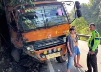 Rem Blong, Truk Kecelakaan di Tanjakan Silaing Padang Panjang