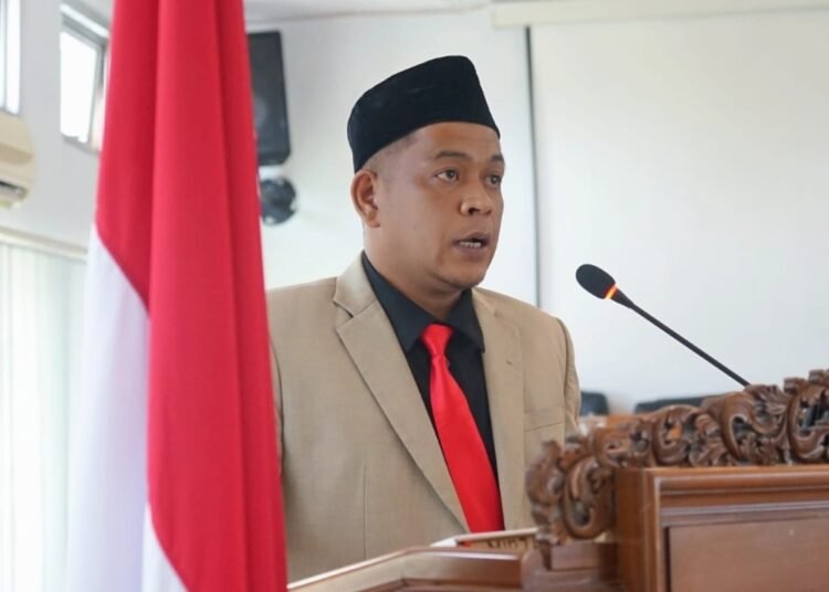 Juru bicara Fraksi Partai Golkar DPRD Limapuluh Kota M. Fajar Rillah Vesky
