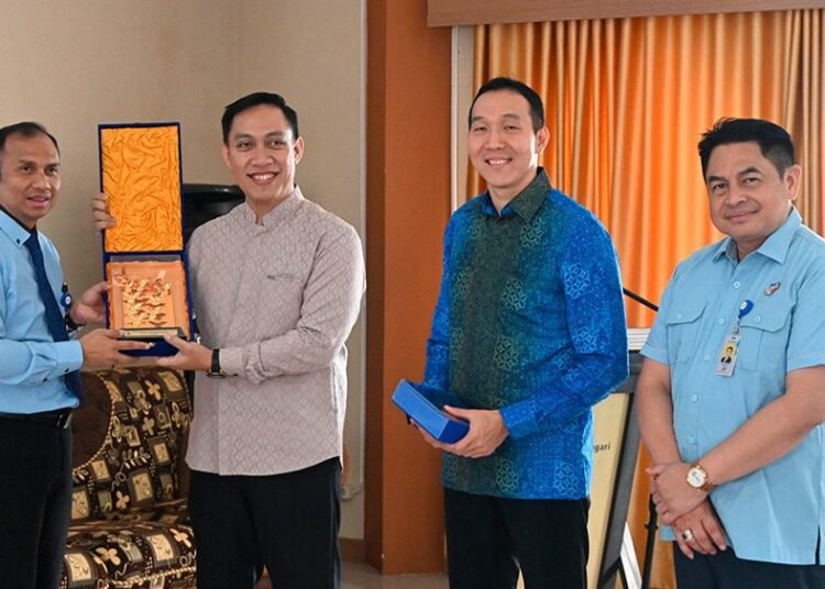 Bank Nagari bekerja sama dengan PT Artajasa Pembayaran Elektronis meluncurkan pembayaran tagihan FIF melalui aplikasi Ollin by Nagari, Senin, 28 April 2025. Foto: Bank Nagari