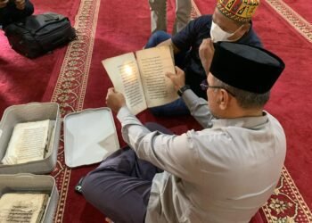 Dinas Perpustakaan dan Kearsipan Padang Panjang Digitalisasi Naskah Kuno