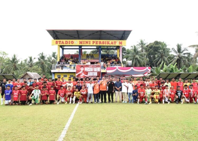 Wali Kota Pariaman, Yota Balad, menghadiri Talent Audition yang digelar Persija Jakarta di Stadion Mini Persikatim, Kota Pariaman, Sabtu (31/5).